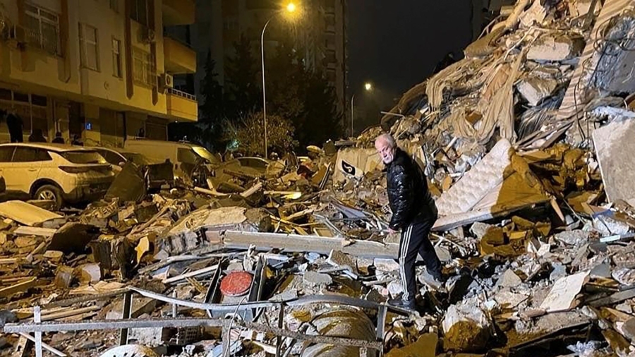Rescuers Scramble in Turkey, Syria After Quake Kills 4,000