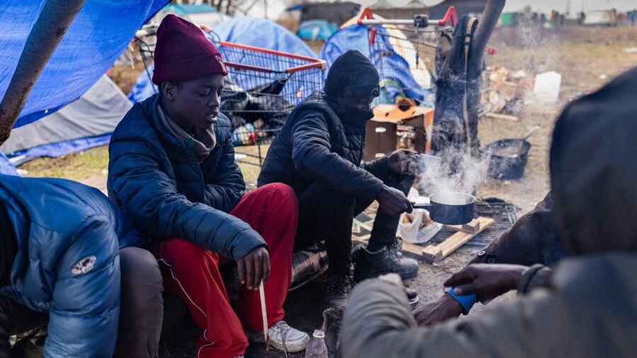 EU's Immigration Pact to Encourage Illegal ​​​​​​​Immigrants, Increase Asylum Requests: Expert