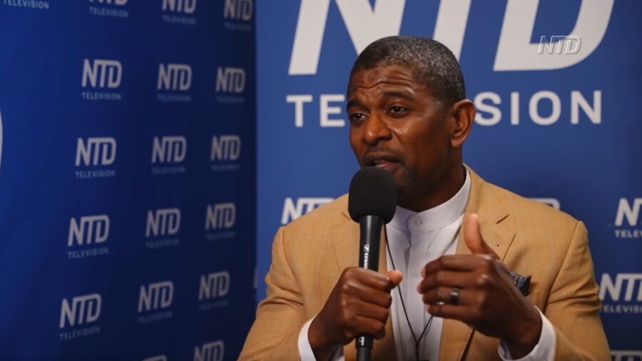 Hope for America Lies in Teaching 'What Morality Means': Former NFL Player