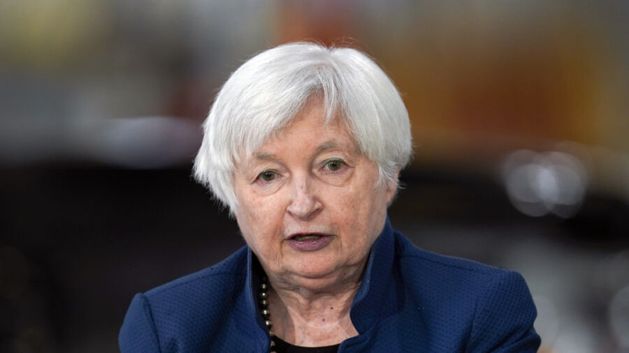 Yellen Visits Beijing, Expected to Focus on Economic Relations
