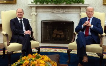 Biden and Germany’s Scholz Vow to Support Ukraine ‘As Long as It Takes’