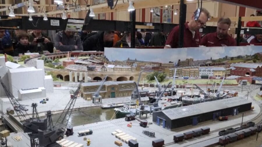 London Festival Features Complex Model Trains