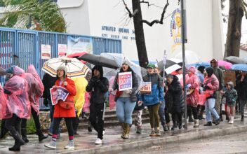 Los Angeles Public Schools Closed as Unions Launch 3-Day Strike