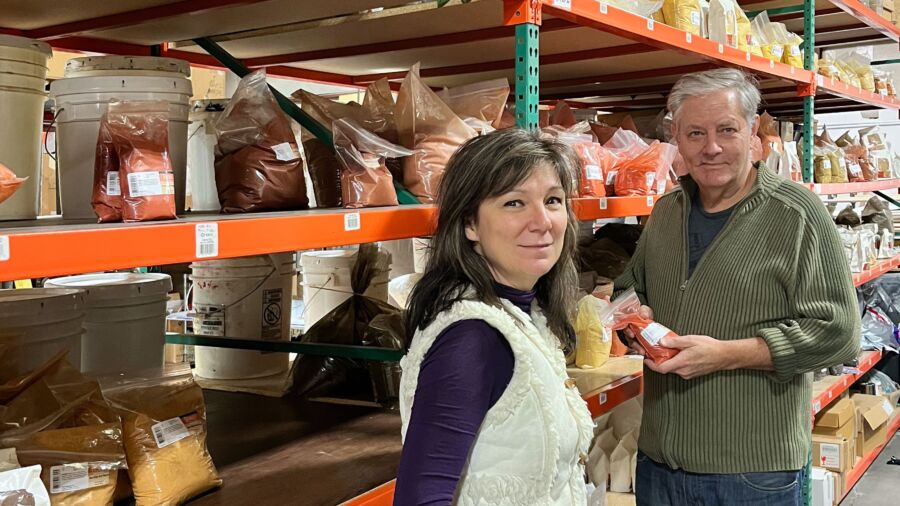 Couple Preserves Paint-Making Tradition to Help Achieve Artistic Visions