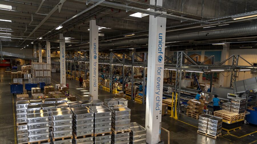 UNICEF ​​Humanitarian Warehouse Provides Aid to Ukraine