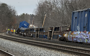 Massachusetts Train Derails, No Hazardous Cargo Reported