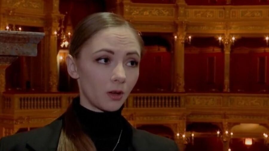 Ukrainian Ballerina Finds Refuge in Budapest