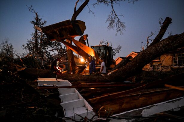 Us-disaster-tornado-storms-mississippi