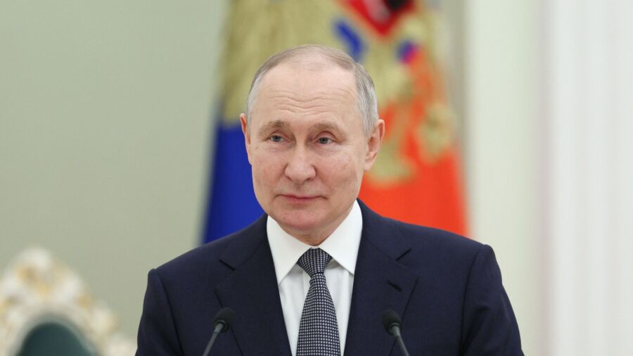 Putin Says Russia Will Place Tactical Nuclear Weapons in Neighboring Country