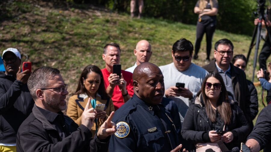Nashville Police Hold Briefing on Shooting That Left 6 Dead