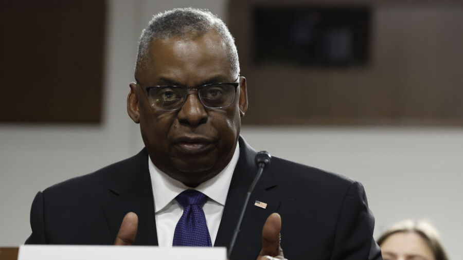 Lloyd Austin Vows to Take 'Any Measures Necessary' to Prevent US Security Leaks, Orders Review of Intel Access