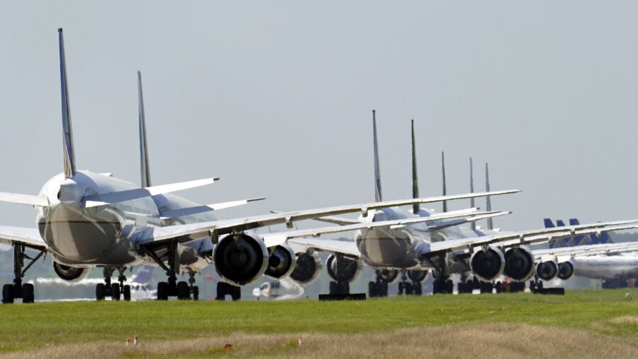 United Airlines Flight Makes Emergency Landing in Houston