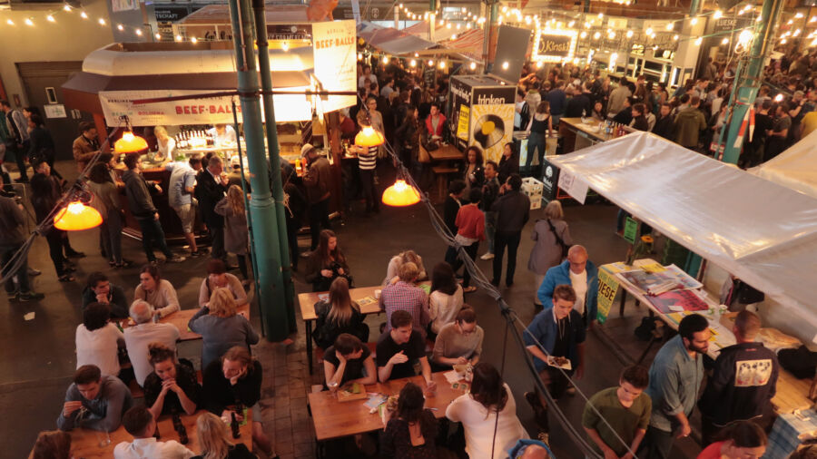 Berlin Food Hall Accepts Credit Card Only