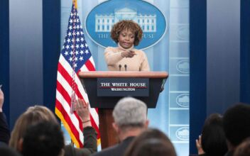 White House Holds Daily Briefing (March 30)