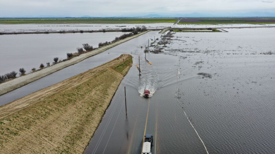 California's Tulare County Roads, Crops Flooded