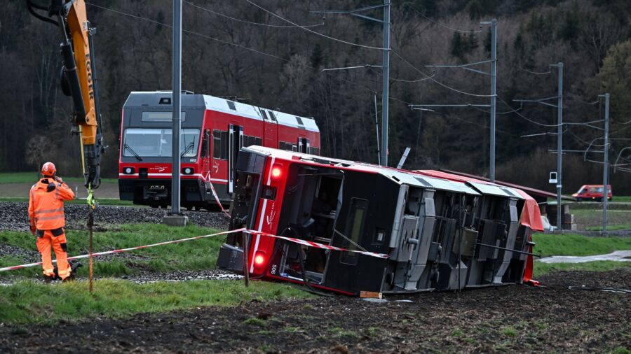 Several Injured as 2 Swiss Regional Trains Derail in Storm