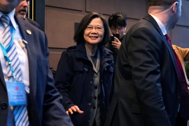  id911005-Taiwans-President-Tsai-Ing-wen-1200x800-1