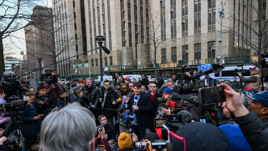 Live View of Manhattan Court One Day Ahead of Trump’s Expected Arraignment