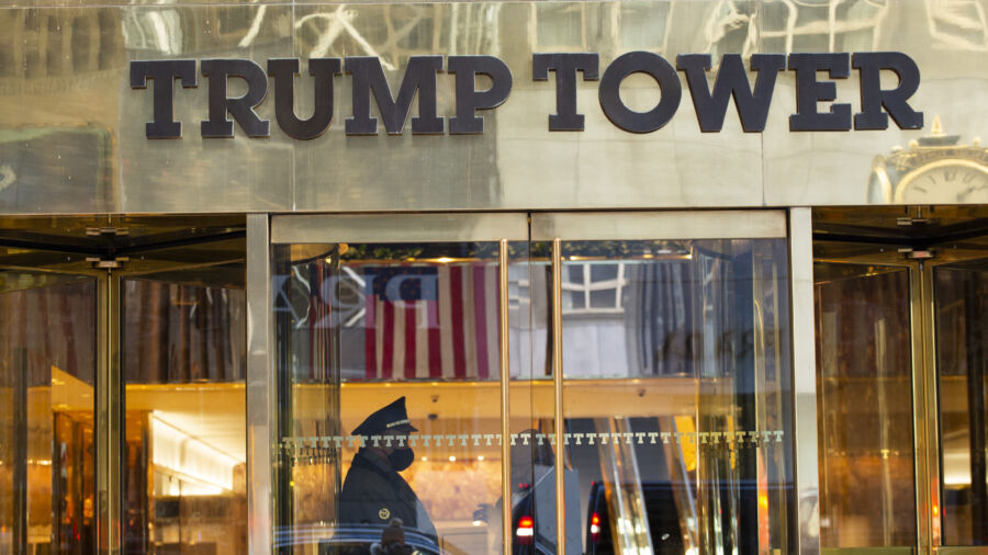 Trump Arrives in New York Ahead of Tuesday’s Arraignment