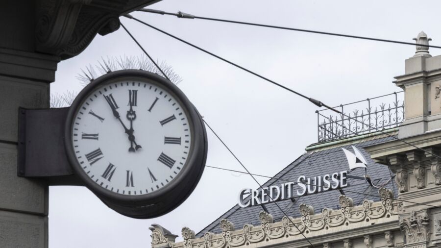 Swiss Prosecutors Probe Credit Suisse Ahead of UBS Takeover