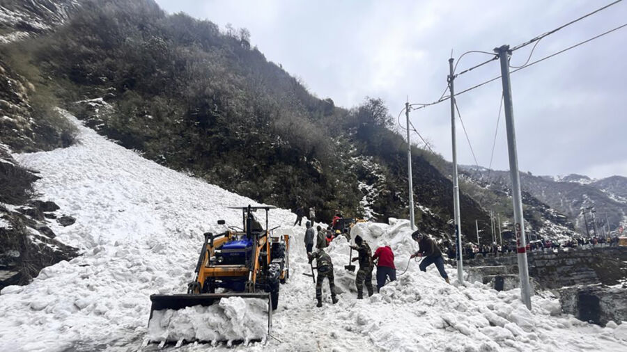 Avalanche Sweeps Away Tourists in Northeast India; 7 Killed