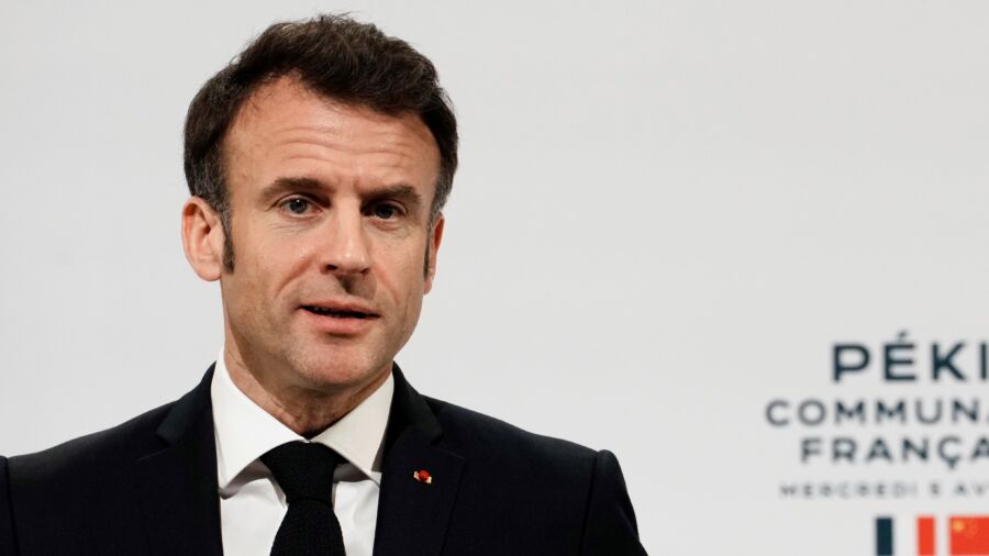 Macron in China Urges ‘Shared Responsibility for Peace’