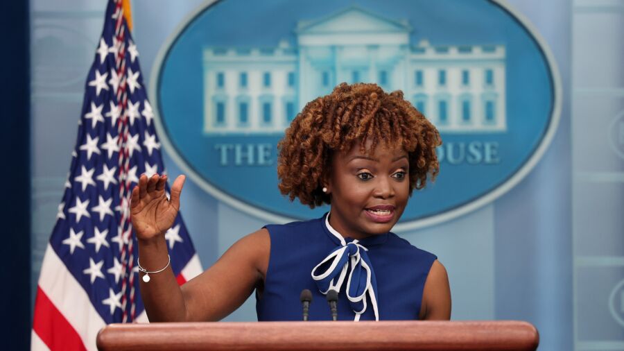 White House Holds Daily Briefing (April 6)