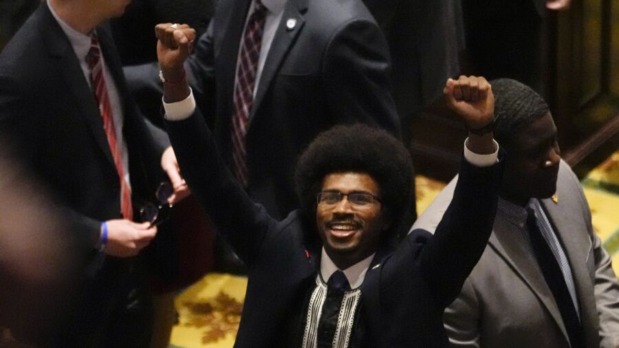 Tennessee House Votes on Expulsion of 3 Democrat Members for Gun Control Demonstration