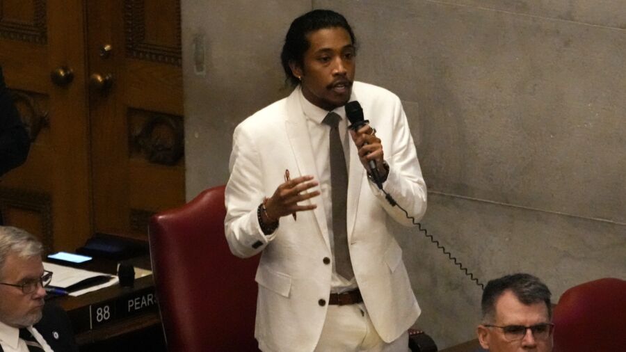 2 Democrats Expelled From Tennessee House by GOP Legislature, Third Spared by 1 Vote