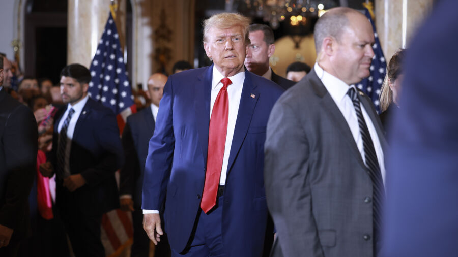 Trump Says White House Blame Over Afghanistan Withdrawal a 'Disinformation Game'