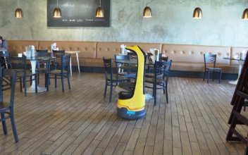 Robot Helps Resturant Address Labor Shortage