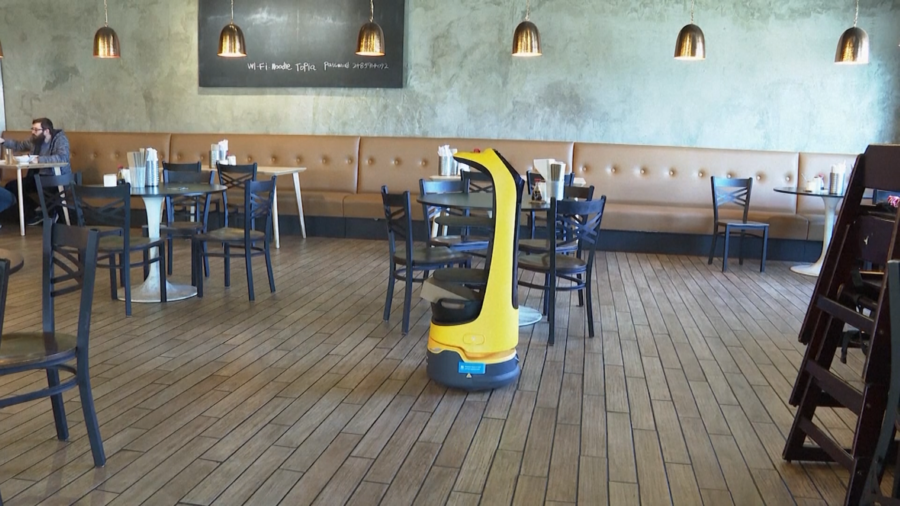Robot Helps Resturant Address Labor Shortage