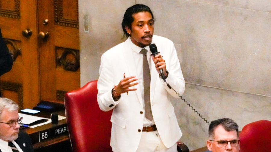 Nashville Council Votes on Reinstating Expelled Democrat Lawmaker