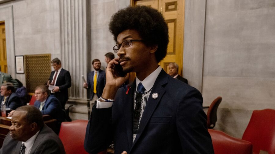 Tennessee Local Commission Evaluates Reappointing Ousted State Lawmaker