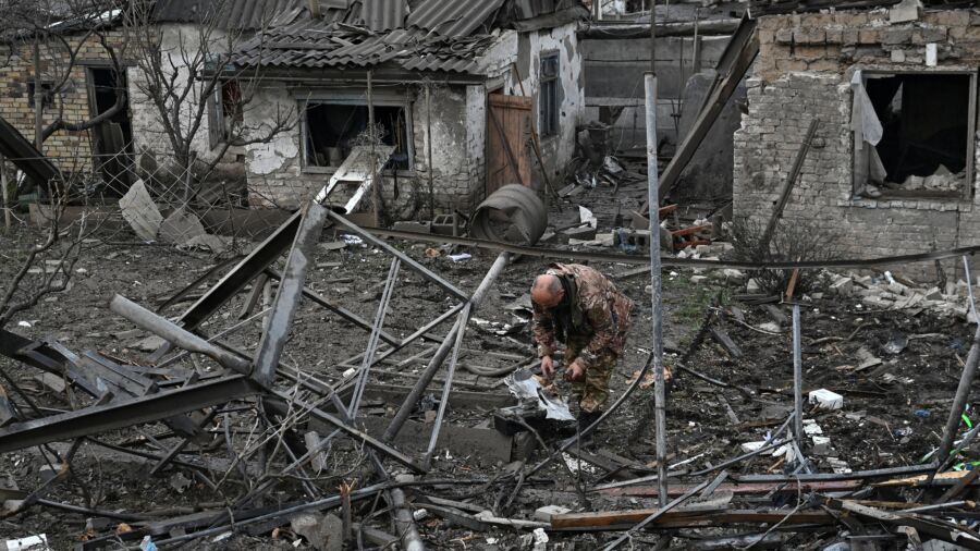 Ukraine Claims Russian Forces Using ‘Scorched Earth’ Tactics in Battle for Bakhmut