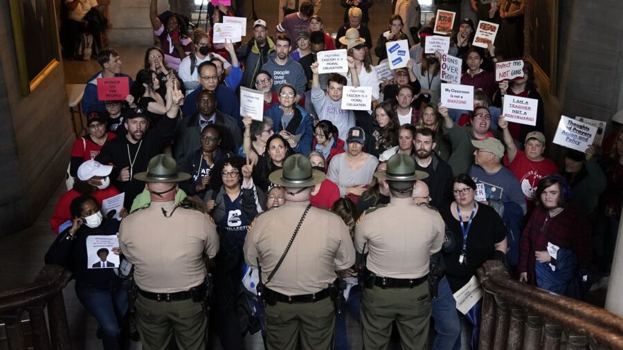 People Protest Expulsion of Legislators at Tennessee State Capital