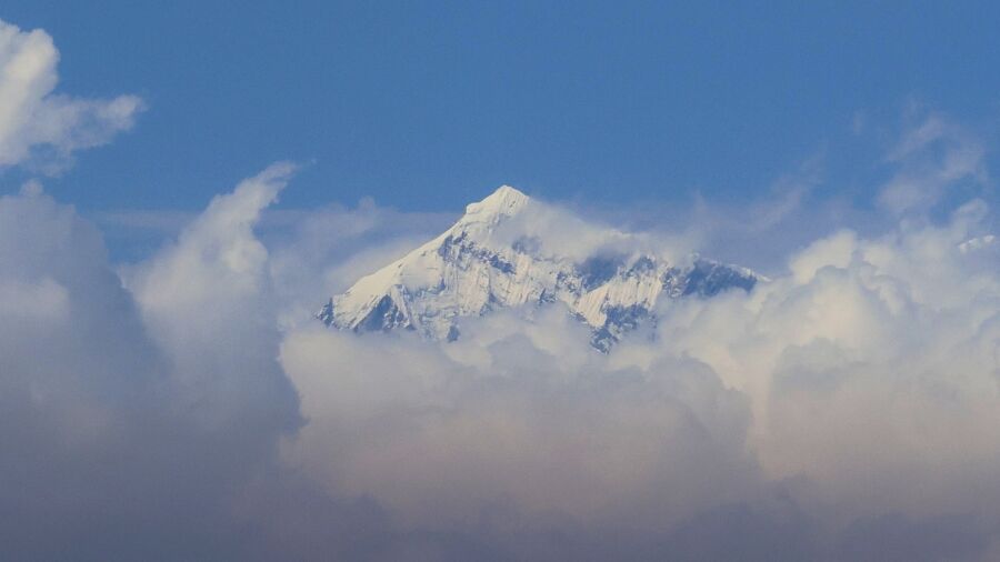 3 Sherpa Climbers Missing After Falling on Mount Everest
