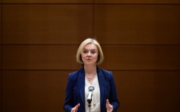 Truss Criticizes Macron for Stance on Taiwan