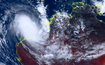 Australia’s Most Powerful Cyclone in 8 Years to Cross Coast