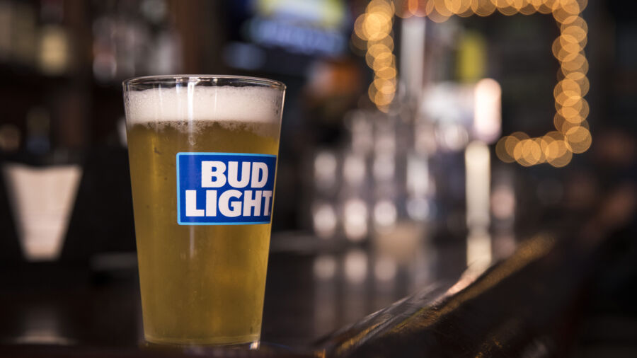 Indiana Bar That Banned Customers Following Bud Light Controversy Now Desperate to Win Back Business