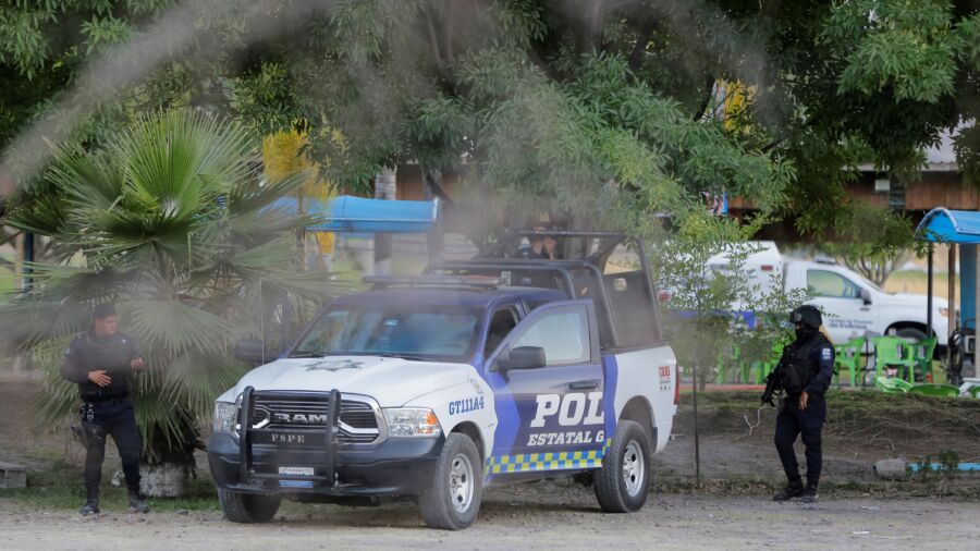 Gunmen Storm Mexican Resort, Kill 7, Including Child