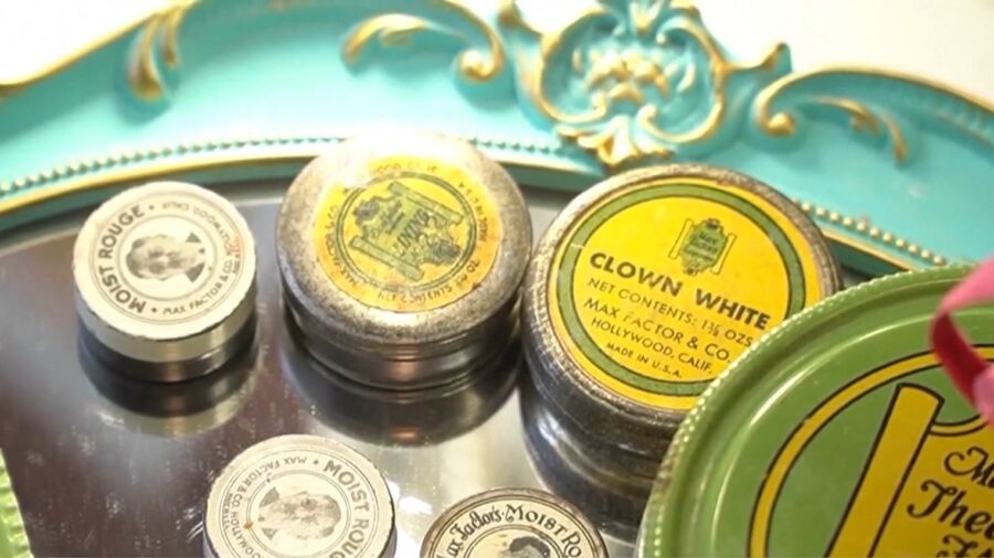 Russian Museum Features Max Factor Exhibit