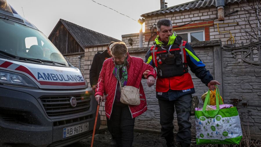 Ukrainian Volunteers Use Drones to Find Mines