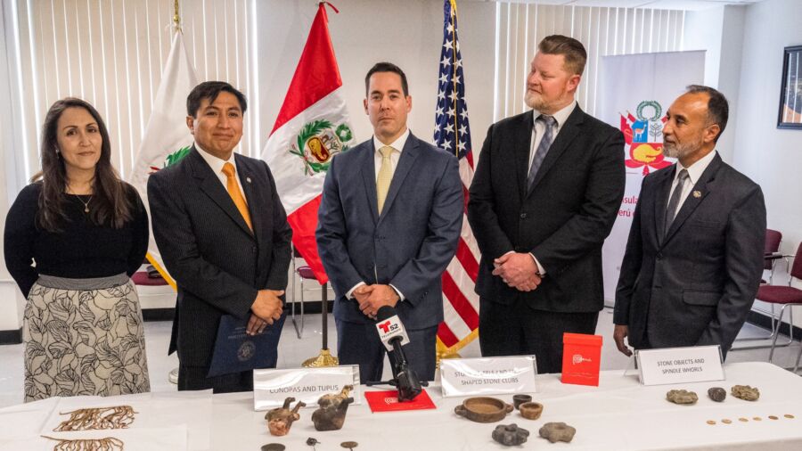 Sculptures, Artifacts Returned to Peru in LA Ceremony