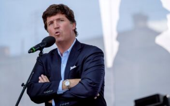 Reactions to Tucker Carlson ‘Parting Ways’ With Fox