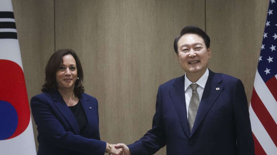 Harris, Korean President Yoon Deliver Remarks After Visiting NASA Center