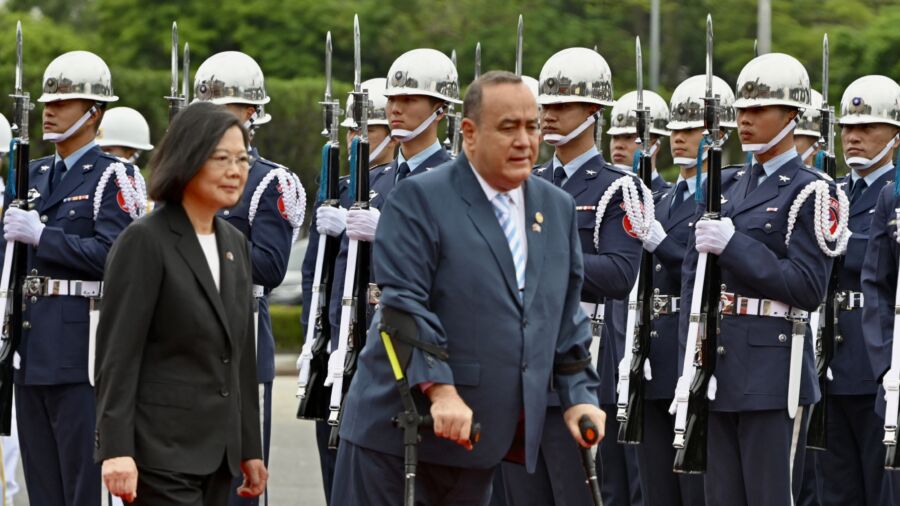 Guatemala's Leader Vows ‘Solid Diplomatic Relationship’ With Taiwan During Visit