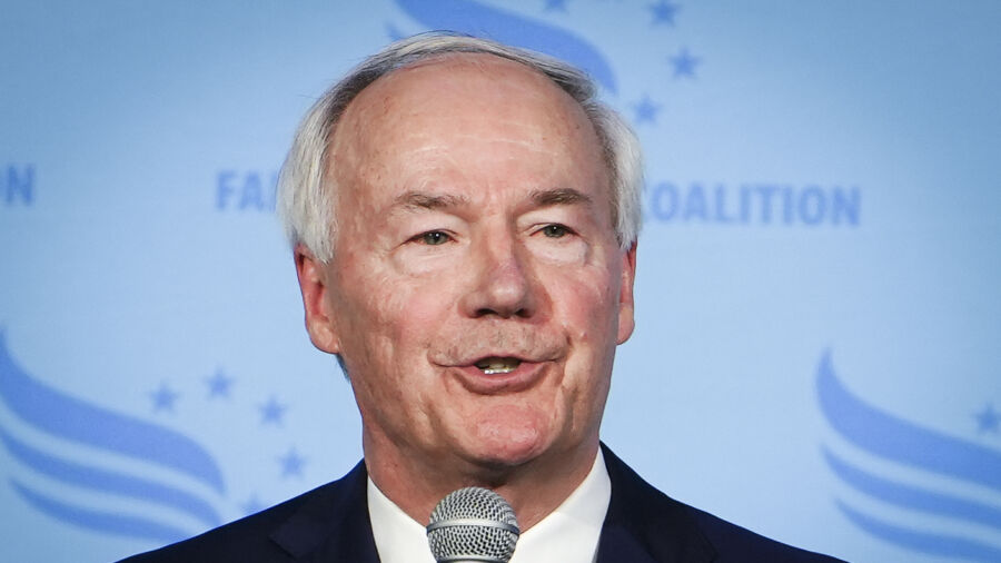 Republican Candidate Asa Hutchinson Launches Presidential Campaign in Arkansas