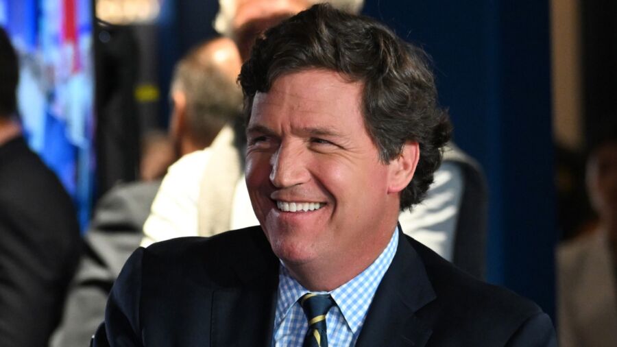 Tucker Carlson Crushes Fox News in Latest Favorability Ratings