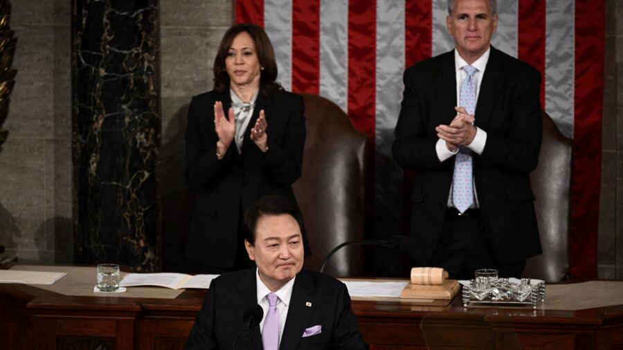 South Korean President Hails US Ties in Face of North Korea Threat During Address to Congress